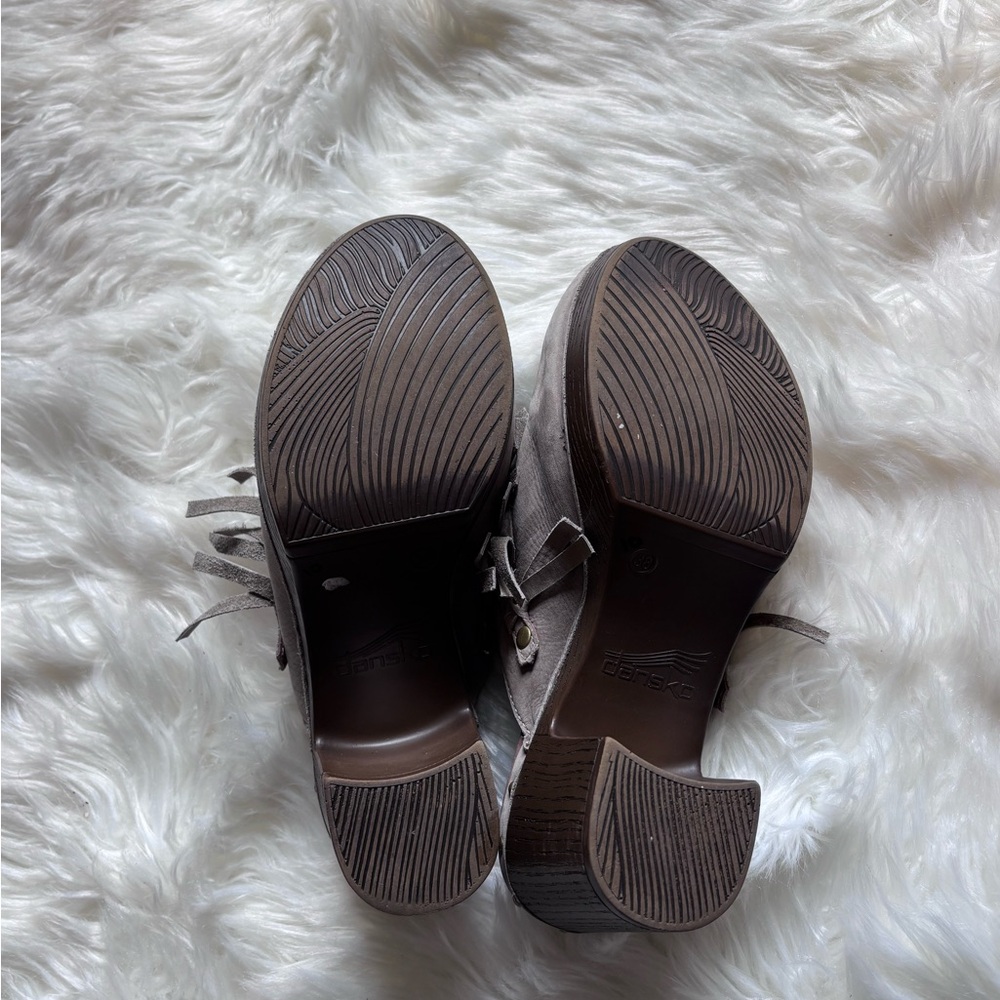 Dansko Women's‎ Fringe Leather Clogs - Gray size 38 - Picture 5 of 7